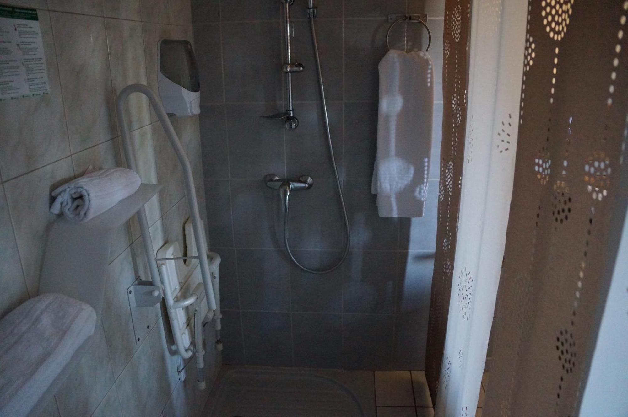 Hotel Ylang Ylang Saint-Gilles Les Bains Room photo