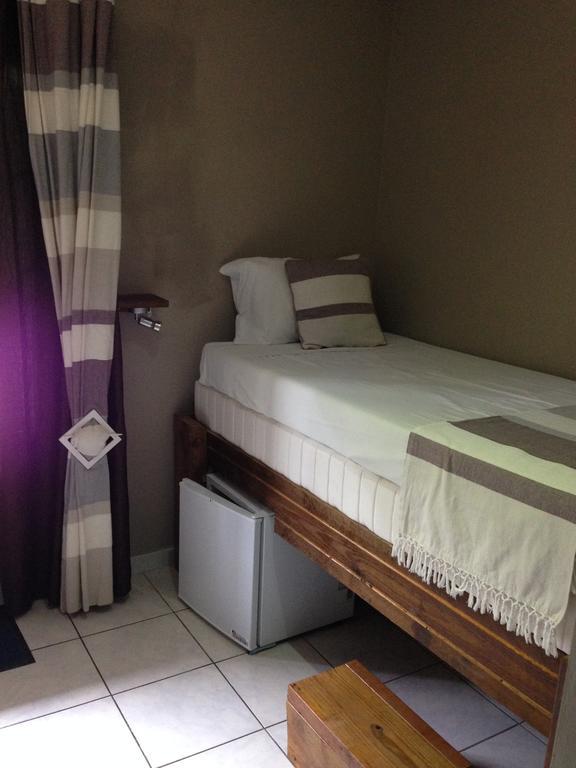 Hotel Ylang Ylang Saint-Gilles Les Bains Room photo